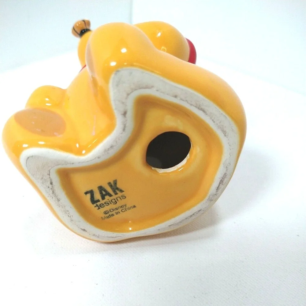 Disney Winnie the Pooh 2 3/4‎ Inch Shaker